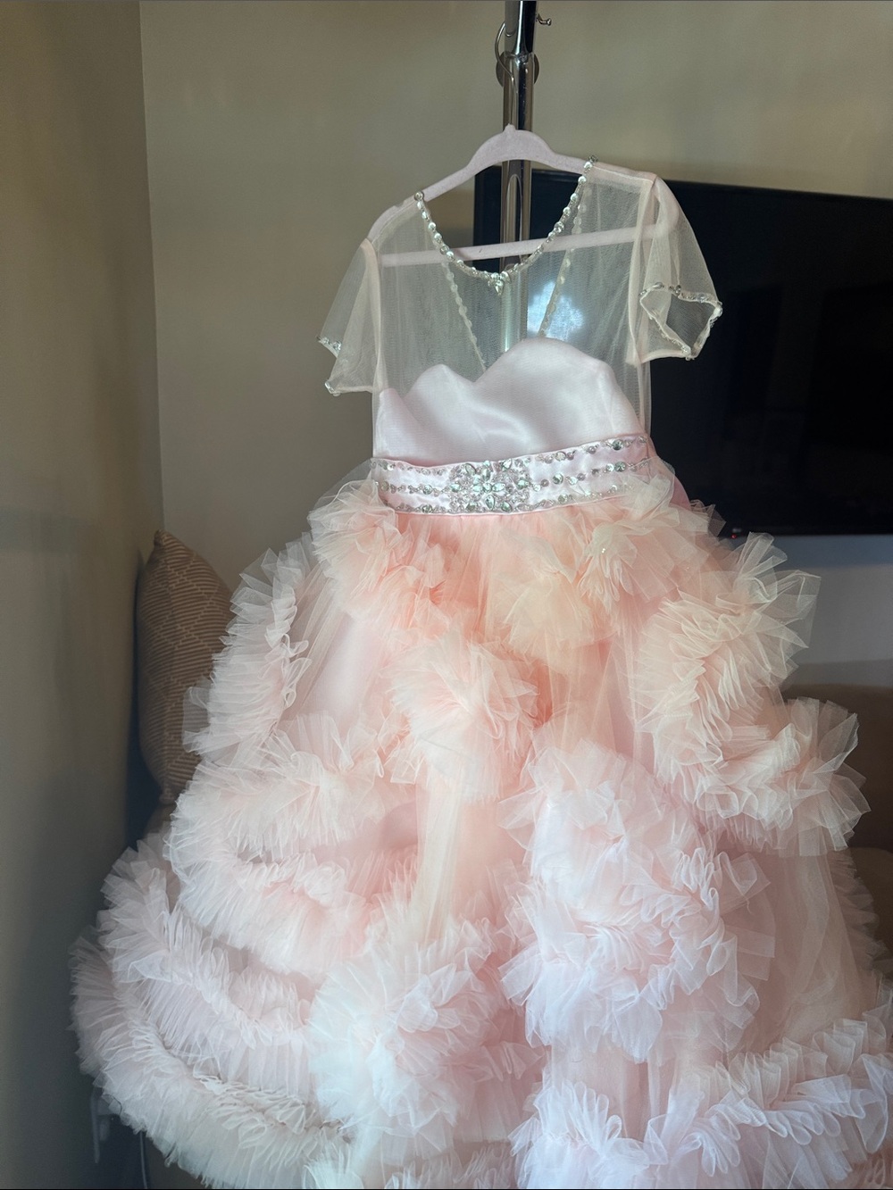Elegant Pink Ruffled Tulle Girls' Dress with Beaded Waist